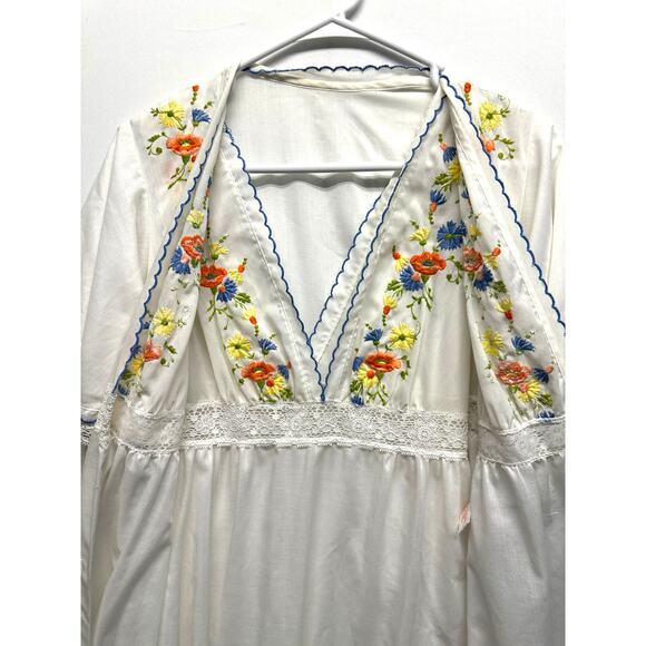 Vintage Gilead White Embroidered Nightgown & Robe Set Medium Cottagecore Lace - Picture 15 of 16